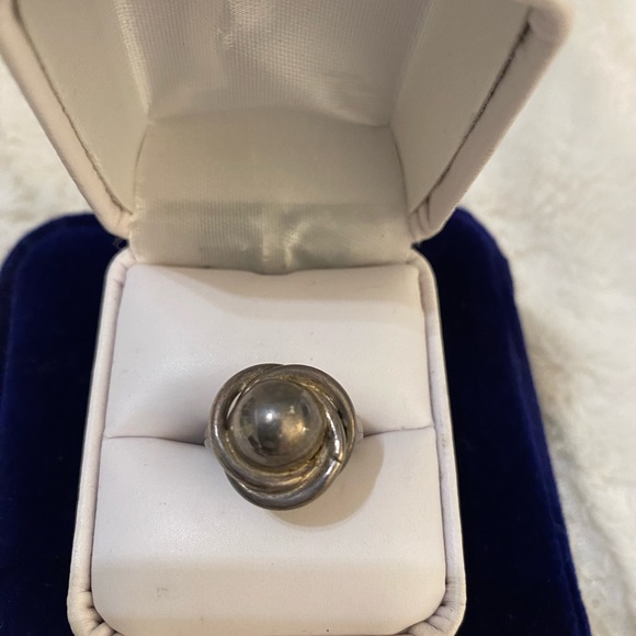 SILVER KNOT RING - Picture 2 of 2